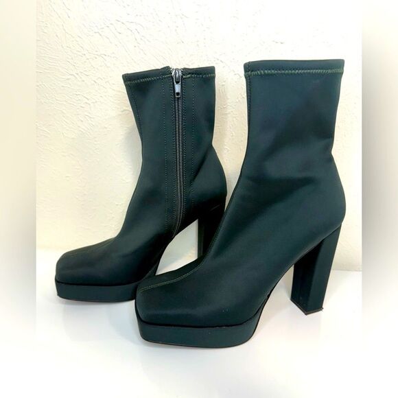 Jeffrey Campbell Arcadia Forest Green Neoprene Booties, Size 7 - Picture 2 of 8